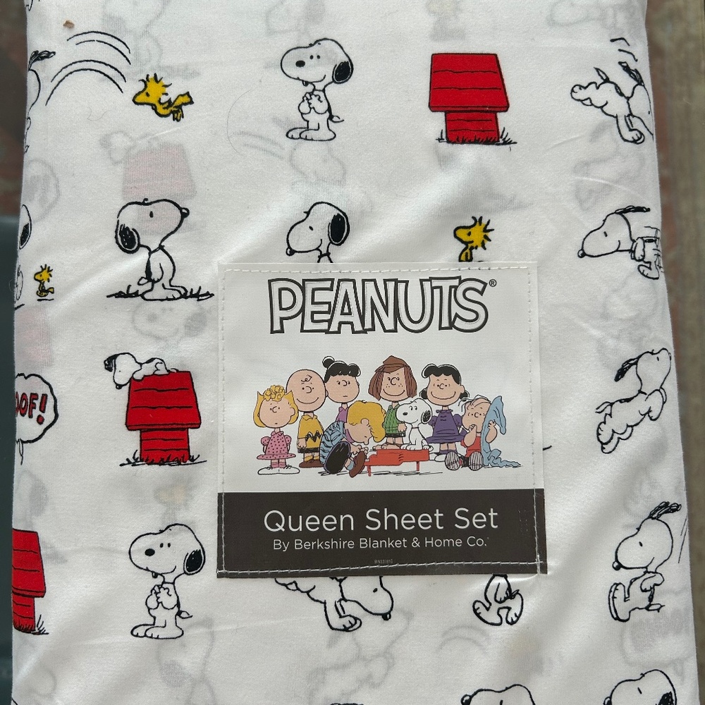 Snoopy Peanuts Queen Sheet Set, NIP!